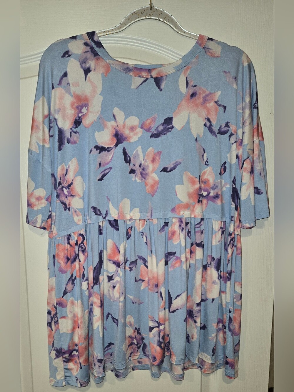 Like NEW Womens Floral Heimish Top, Size-Large